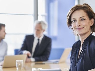 Potrain Geschäftsfrau in einem Meeting